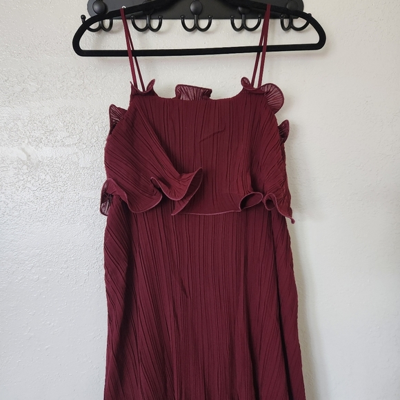 CLAUDE Ruffle Maxi Dress Small Burgundy Pleated Spaghetti Strap New with Tags - Picture 6 of 14